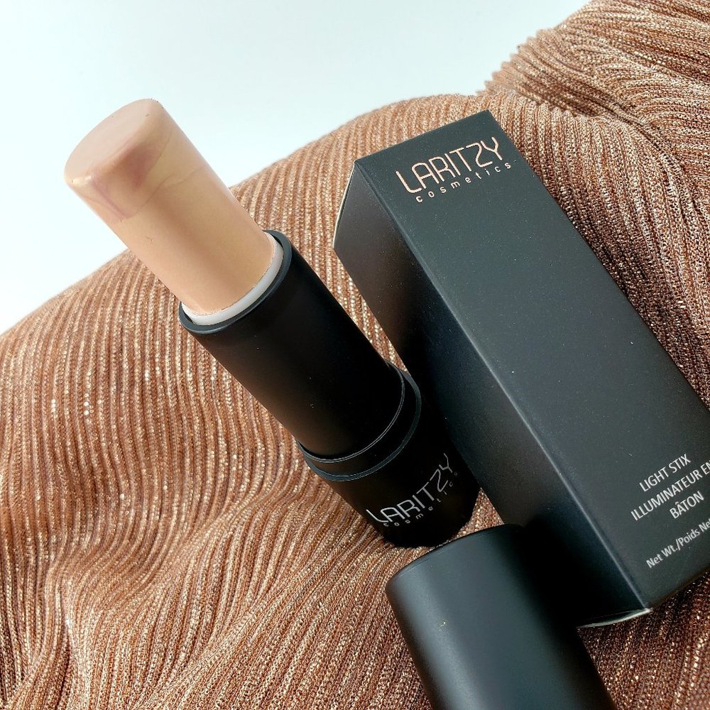 Laritzy Cosmetics Light Stix NIB